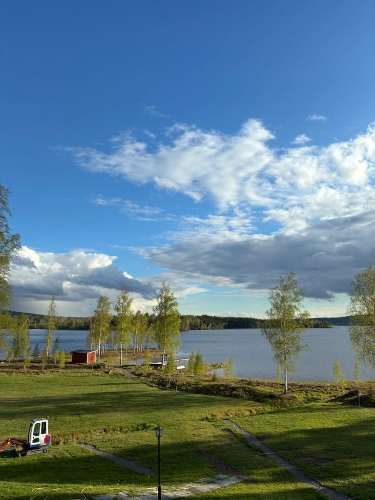 Stillhet vid sjön Liljan intill Dalagården i Svärdsjö utanför Falun
